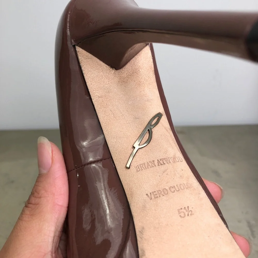 B Brian Atwood excellent nearly
